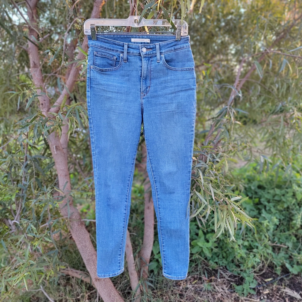 Levi's 721 High Rise Straight Women's Light Blue Skinny Jeans Size 28